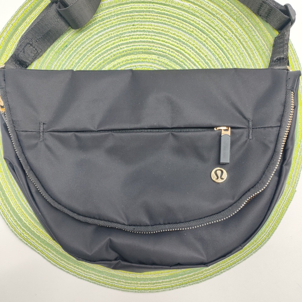 lululemon athletica Midnight Black Crossbody Bag - Picture 3 of 8